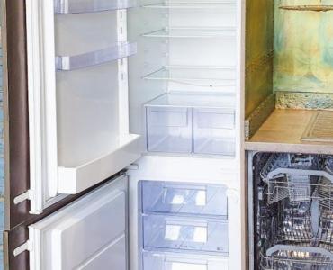 Rodzinna lodówka bez chaosu: sprytne triki, które od razu zwolnią miejsce