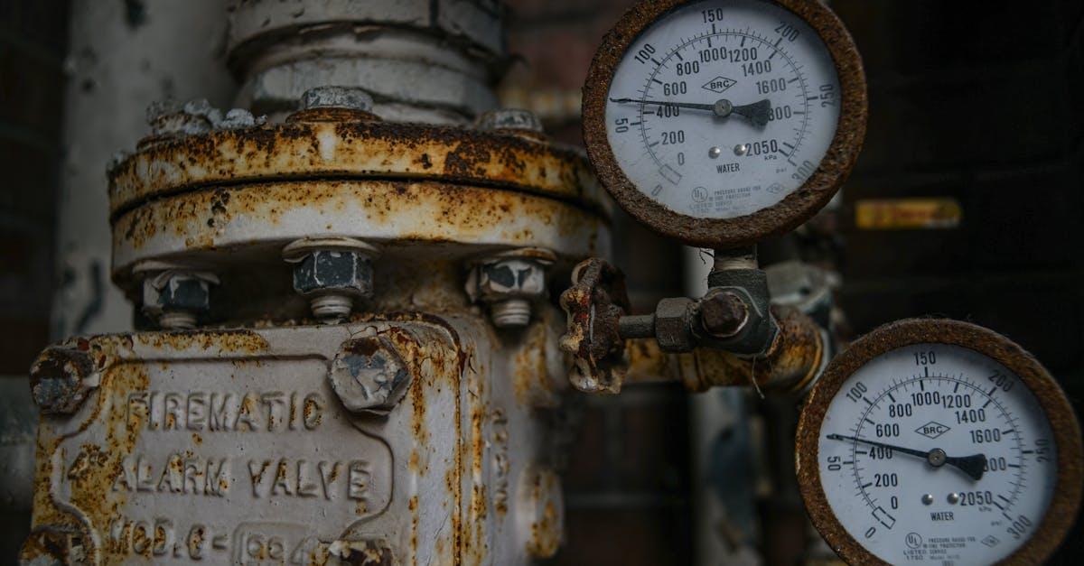 Bojler elektryczny jak nowy w godzinę: wymień anodę (elektrodę) i zapomnij o korozji