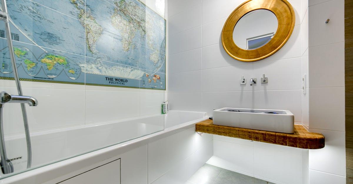 Koniec z poślizgami w łazience: wybierz idealne pady antypoślizgowe do wanny krok po kroku