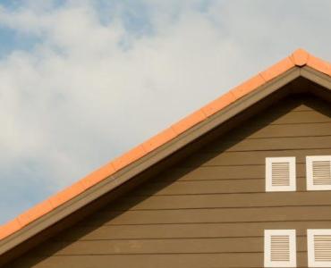 Zrób to sam: wiatrownica z membrany paroprzepuszczalnej – prosta i skuteczna osłona dachu krok po kroku