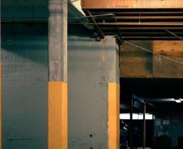 Epoksyd w garażu bez tajemnic: 9 pomysłów na szczelną, trwałą i estetyczną posadzkę