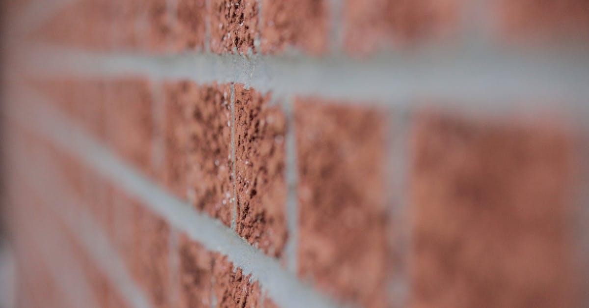 Silikaty, które trzymają ciepło: docieplenie ścian granulatem perlitowym krok po kroku